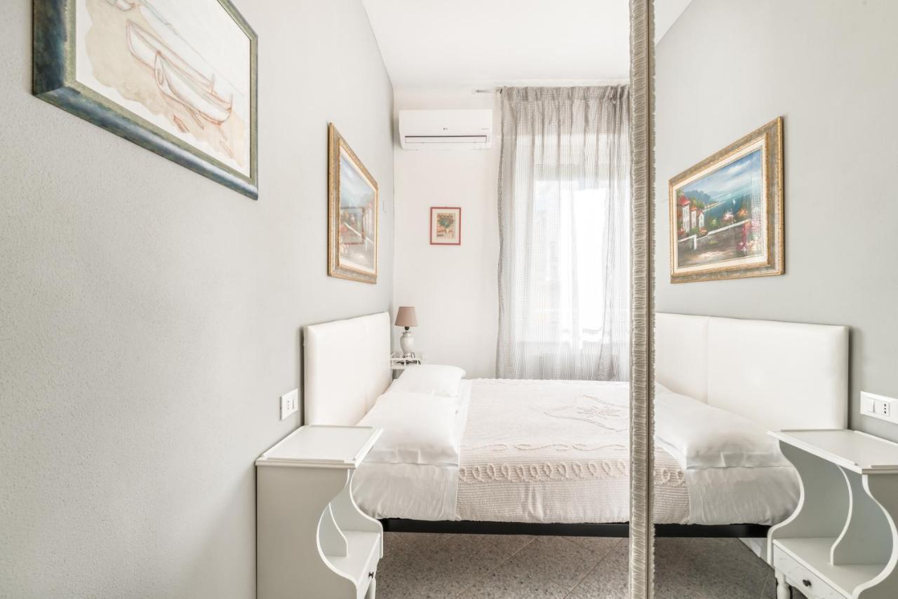Lia Rooms 2 La Spezia Bagian luar foto